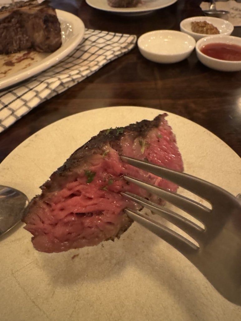 [가로수길 맛집] 록키 신사점 - 티본 스테이크 포터하우스 맛집. 새우크림 파스타도 먹어봄. 관련 이미지 14