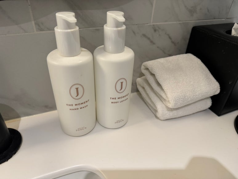 그랜드조선 부산 - 클럽조선 플래티넘 100배 이용하기. 해운대 오션뷰 생일 기념 룸 업그레이드! 프리미어 오션뷰 킹 + 수영장 + 발렛주차 후기. (feat. 웨스틴조선부산) 관련 이미지 27