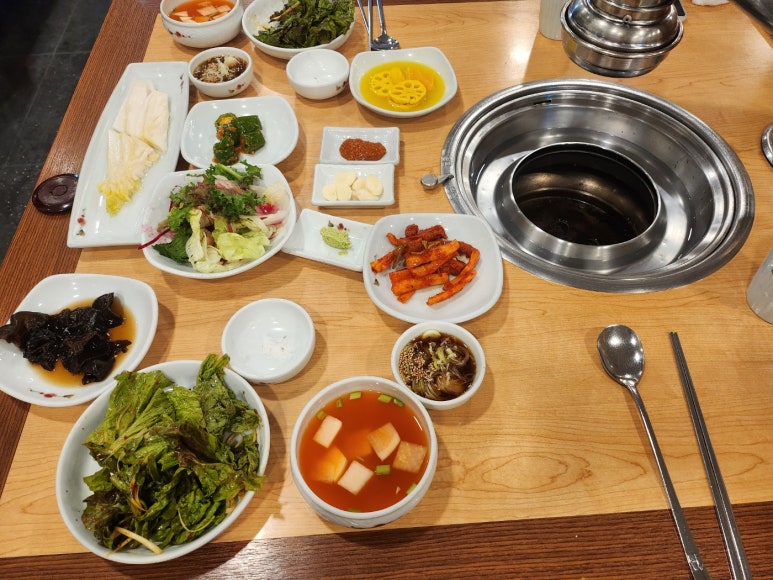 [청담동 24시간 소고기] 영천영화 - 나는 별로였다. 꽃등심, 갈비살, 육회비빔밥. 맛있는녀석들, 블루리본서베이, 연예인맛집. 관련 이미지 9
