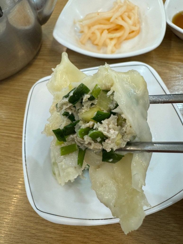 [남영동 맛집] 오복함흥냉면 - 백종원 골목식당 극찬의 숙대 냉면 맛집. 회냉면과 만두 순삭후기. 관련 이미지 15