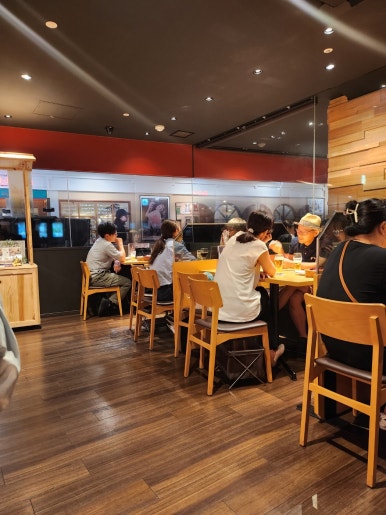 오사카 난바역 에비스 바 - 일본 생맥주를 합리적인 가격으로 다양하게 맛볼 수 있는 곳. 관련 이미지 5