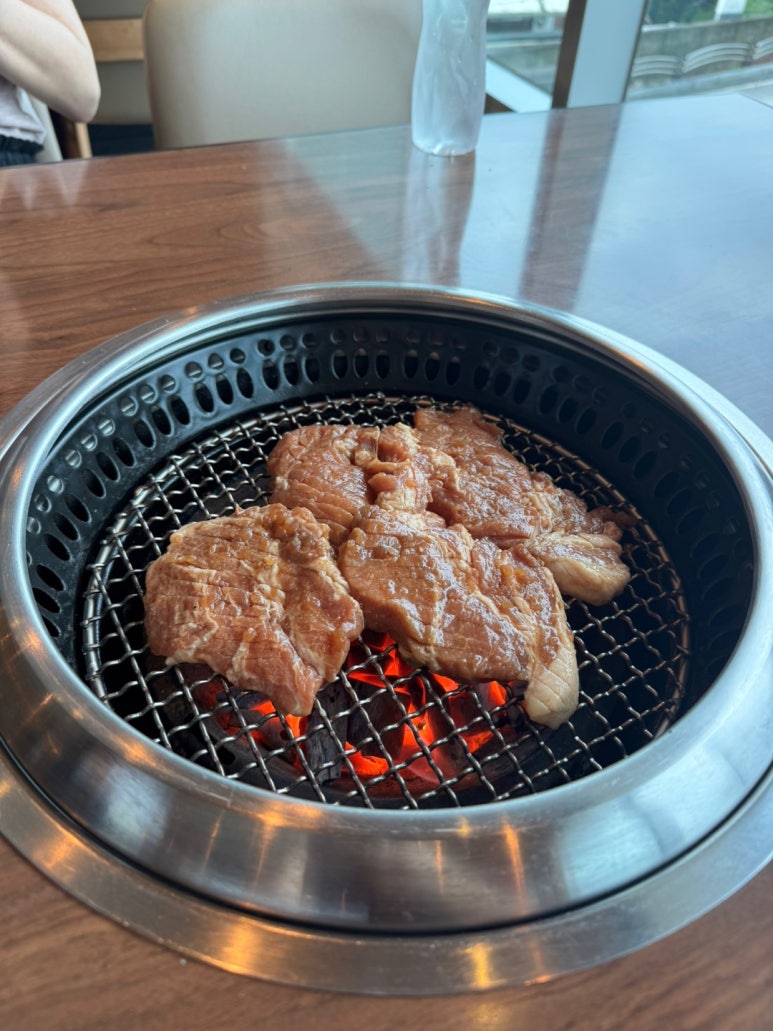 [워커힐 맛집] 송도갈비 구리워커힐점 - 양념돼지갈비 탑티어 맛집. 한강뷰 모임하기 좋은 곳. 리뉴얼 런치메뉴(점심한상) 후기. 관련 이미지 6