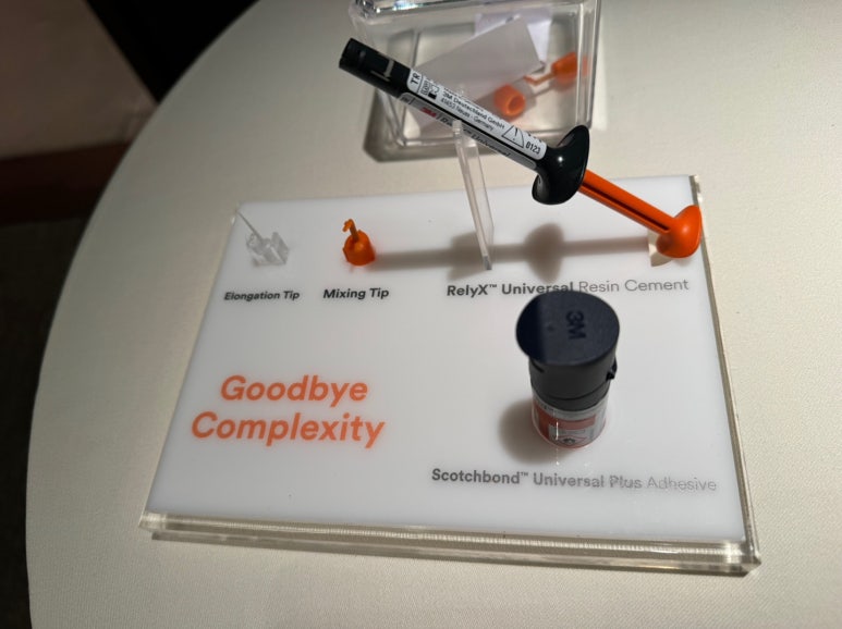 치과용 3M 신제품 런칭 행사에 초청되어, 신라호텔 영빈관 디너코스와 함께. 3M RelyX Universal. 관련 이미지 13