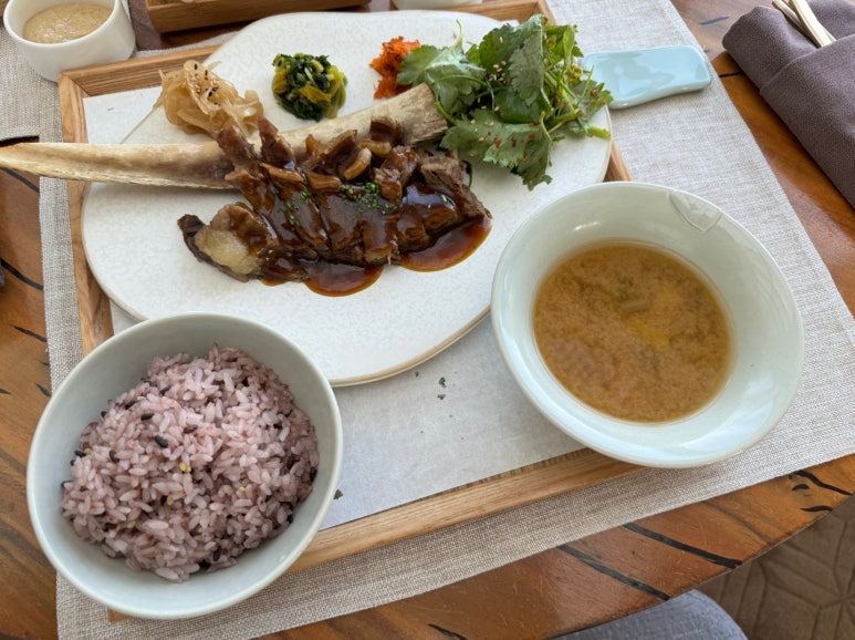 [파크 하얏트 서울] 더 라운지 - 모임하기 좋은 강남 한식 뷰맛집. 허니골드빙수. 현대카드 적립과 할인 팁. 관련 이미지 21