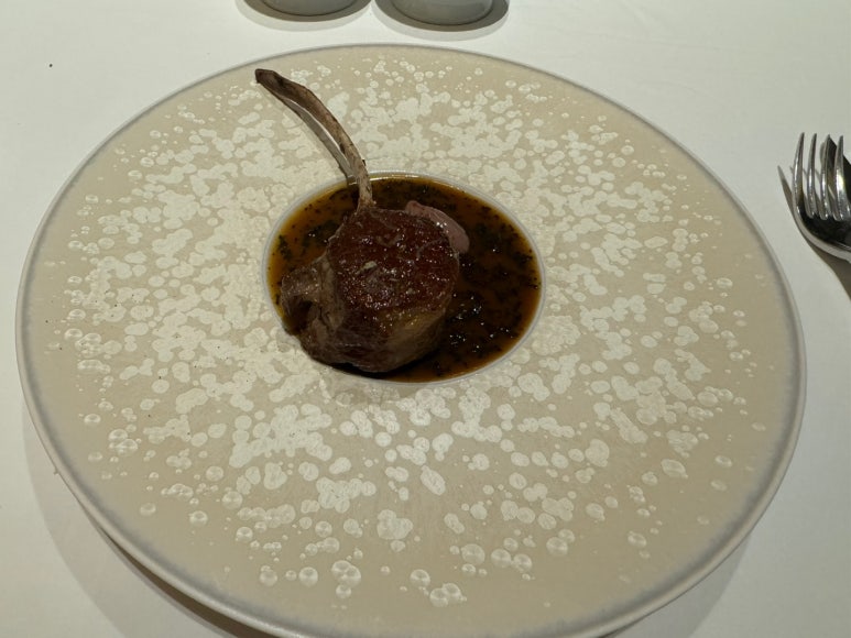 [시그니엘서울] STAY -미슐랭 1스타 프렌치 레스토랑 디너 풀코스. 훌륭하고 멋진 공간을 81층에.. 발렛주차 신용카드. 롯데상품권 사용후기. 관련 이미지 48