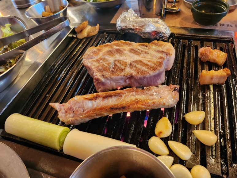 [약수역 고기집] 금돼지식당 - 서울 3대고기집. 남자 셋이 메뉴 다 먹어보기 + 하이볼. 토요일 점심 웨이팅 후기. 관련 이미지 26