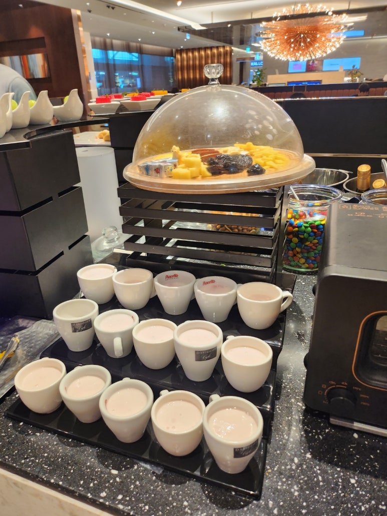 마티나골드 인천공항 제2터미널 위치/메뉴/가격/신용카드추천/콘센트 이용후기. 베브5 사용함. 만원의행복 행사중. 관련 이미지 23