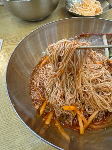 [신사동 맛집] 강남면옥 본점 - 서울 함흥냉면 맛집 5곳 리스트 총정리. 이번엔 물냉면보다 비빔냉면이 맛있는 곳. 블루리본서베이 냉면맛집. 관련 이미지 13