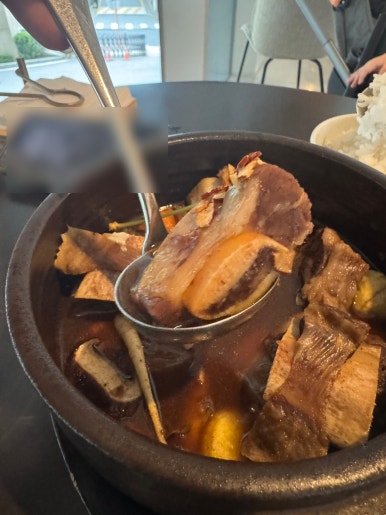 [안다즈 서울 맛집] 조각보 - 스파게티와 갈비찜 그리고 망고빙수 내돈내산 후기. 현아플 비마게 그리고 신한카드 더베스트+ 로 반값에 아기의자와 호텔 발렛 나들이! 관련 이미지 23