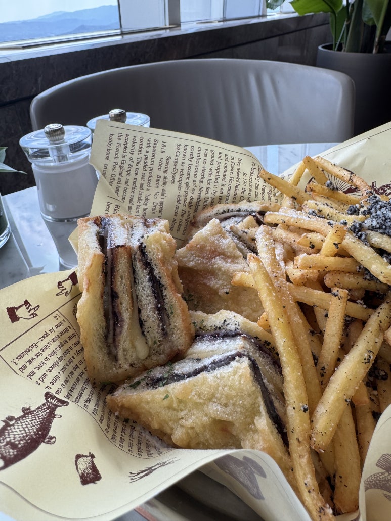 [시그니엘 서울 더라운지] - 잠실 브런치 맛집. 시그니엘 클럽 10% 할인. 발렛 신용카드. 롯데호텔 서울 비교. 롯데호텔멤버십 트레비 클럽. 관련 이미지 20