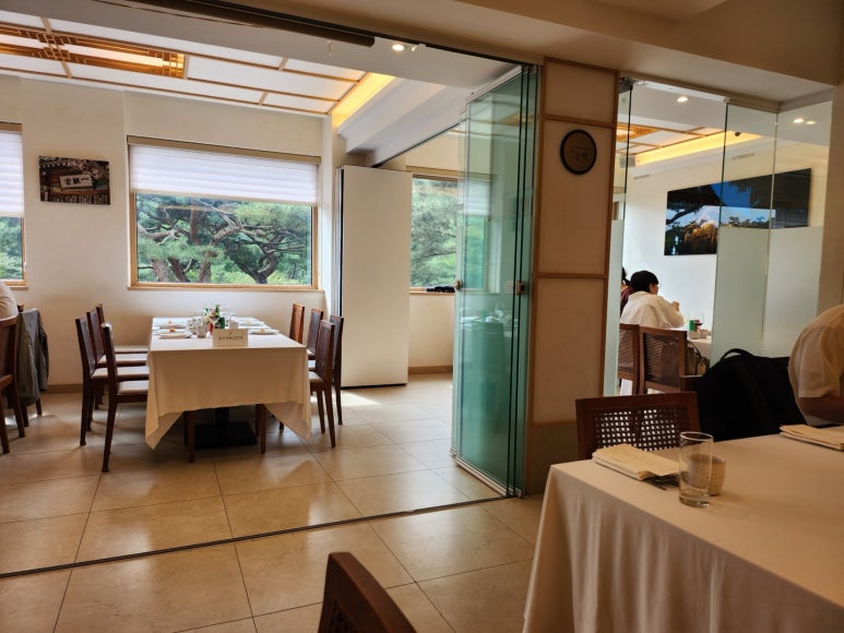 삼청각 일화당 가을 야외 웨딩 결혼식 비용 + 코스요리 시식 후기. (feat. 라움 웨딩홀) 관련 이미지 3