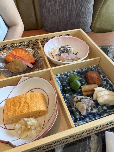 리츠칼튼 교토 - 조식, 피에르 에르메 마카롱과 조각케이크. 룸서비스, BAR 까지 먹거리 후기. 관련 이미지 23