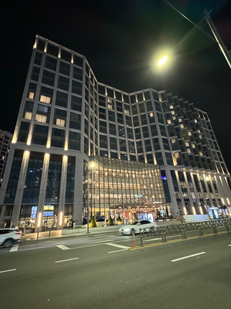 그랜드조선 부산 - 클럽조선 플래티넘 100배 이용하기. 해운대 오션뷰 생일 기념 룸 업그레이드! 프리미어 오션뷰 킹 + 수영장 + 발렛주차 후기. (feat. 웨스틴조선부산) 관련 이미지 1