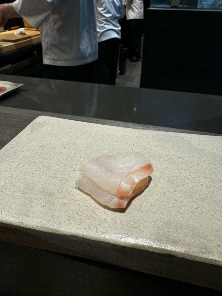 [신용산역 맛집] 스시츠바사 - 생참치 나오는 11만원 디너오마카세 아모레퍼시픽 맛집. 캐치테이블 예약가능. 주차 2시간 무료. 관련 이미지 9