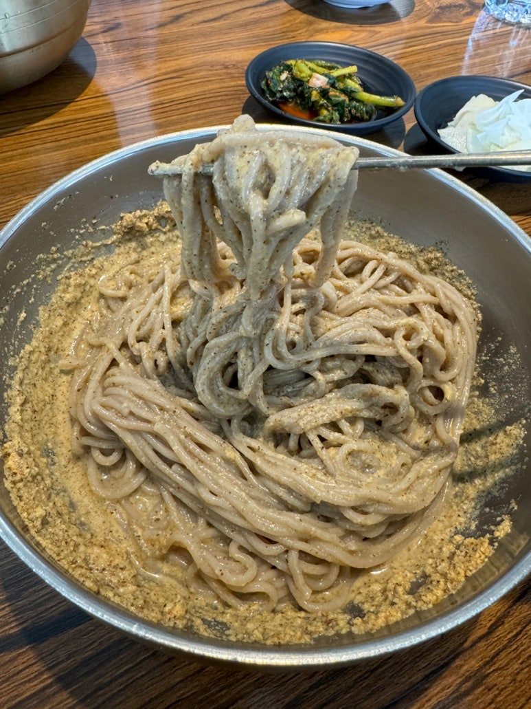 [속초 맛집] 남경막국수 대포항본점 - 수요미식회 블루리본서베이 10개 들깨막국수 맛집. 시그니처 메뉴 곤막 & 들막. 관련 이미지 12
