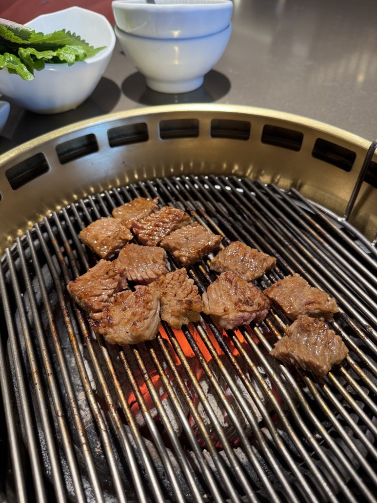 [비스타워커힐 맛집] 명월관 - 차돌박이 한 조각에 15,000원!? 점심에 소고기 구워먹고 온 후기. 우래옥과 비교해보기.. 관련 이미지 4