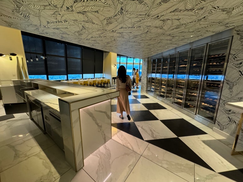 [시그니엘서울] STAY -미슐랭 1스타 프렌치 레스토랑 디너 풀코스. 훌륭하고 멋진 공간을 81층에.. 발렛주차 신용카드. 롯데상품권 사용후기. 관련 이미지 15