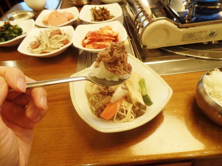 점심때 청담생고기에서 한우불고기 정식 먹었습니다. 관련 이미지 13