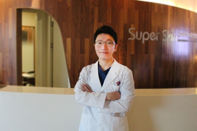 새로 취임하신 김민호 피부과전문의 원장님을 소개합니다~!! 관련 이미지 3