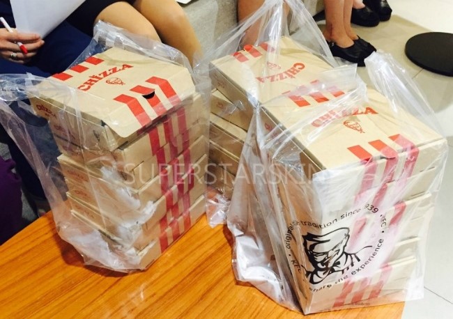 [구로맛집]KFC치킨 + 피자 = 치짜 런칭했습니돠! 치짜와 함꼐하는 슈퍼스타피부과 직원들의 행복한 아침 시간!! 관련 이미지 2