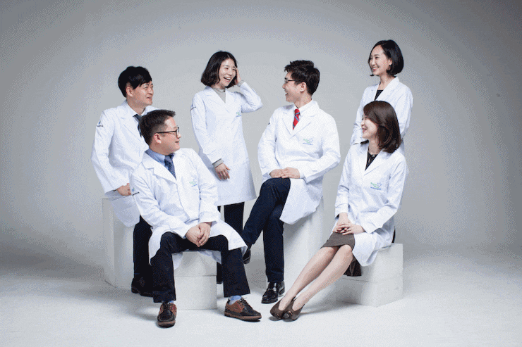 [슈퍼스타피부과]슈퍼스타피부과 원장님 프로필 촬영~ 화기애애한 프로필 촬영 사진 보러 고고고고!! 관련 이미지 1