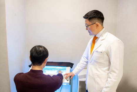 서울 건선광선치료 잘하는곳에서는 &lsquo;이렇게&rsquo; 합니다. 관련 이미지 4