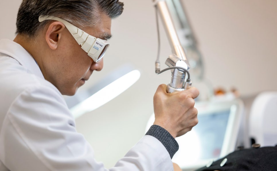 여드름흉터제거레이저 피부과? 병원 선택 시 주의해야 할 1가지 관련 이미지 4