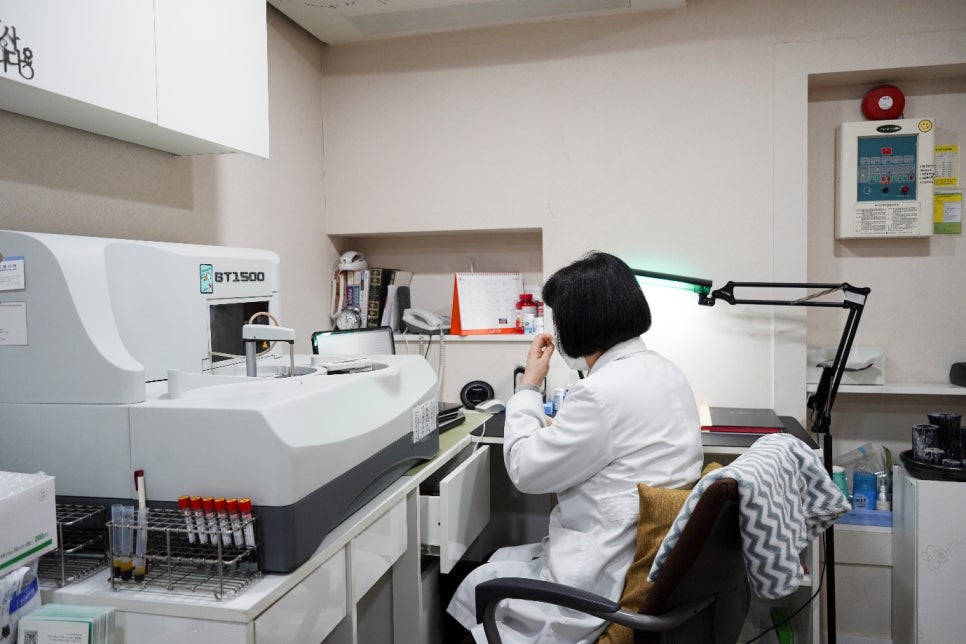 여드름 항생제 레티노이드 연고 사용 시 주의사항! (피부과 전문의 작성) 관련 이미지 4