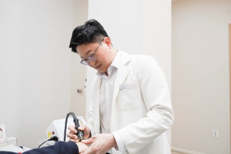 문래피부과 추천 두툼한 각질의 원인 건선, 여기서부터 접근해야 합니다. 관련 이미지 9