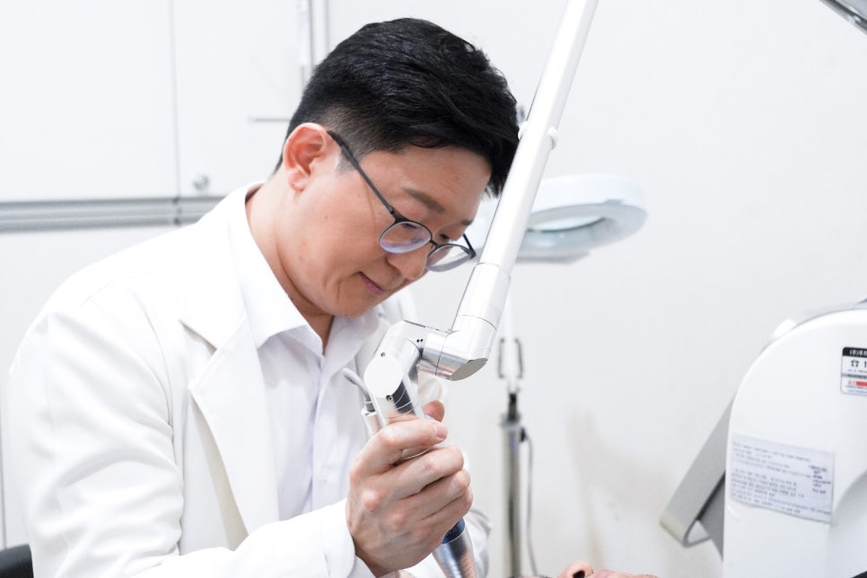 여드름 흉터제거피부과, 색소 침착, 함몰 흉터? 이렇게 치료해야 합니다. 관련 이미지 9