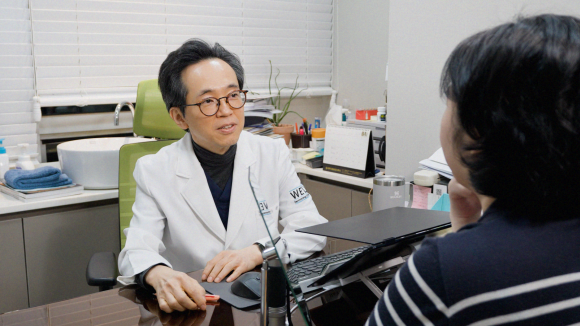 주근깨, 기미, 흑자 색소치료는 이렇게 받아야 합니다. <피부과 전문의> 관련 이미지 1