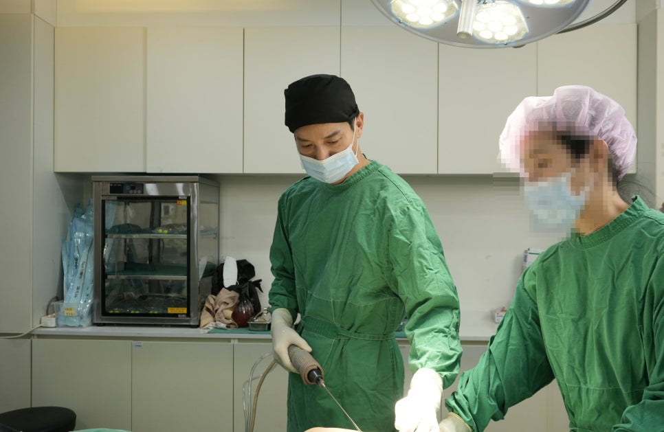 How Much Difference Does Facial Autologous Fat Grafting Make Before and After? A Summary of Duration, Swelling, and Survival Rate image 4