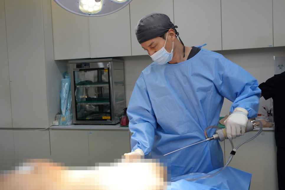 대용량 지방흡입 라인 제대로 살리려면 흡입 범위가 중요한 이유, 원장이 직접 알려드립니다. 관련 이미지 1