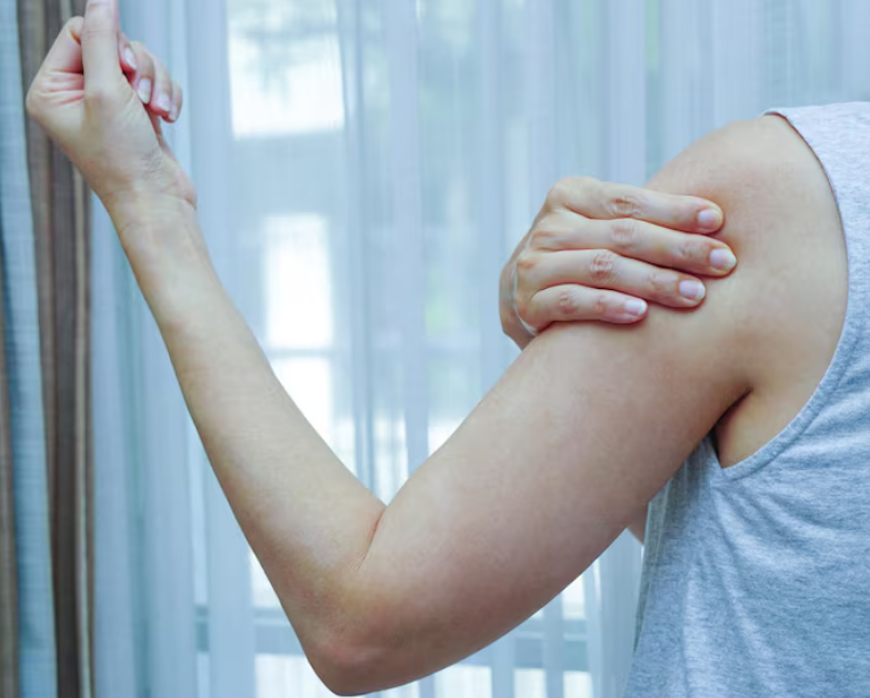 Recovery Process After Arm Liposuction: A Summary of Swelling, Bruising, and Compression Garment Wear Periods Based on Post-Op Reviews image 3