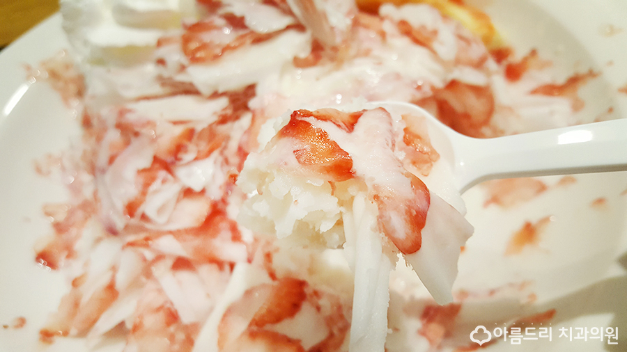 이디야 빙수 메뉴 가격 딸기눈꽃빙수 굳! 관련 이미지 11