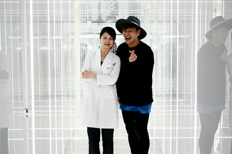 모래시계 뮤지컬 강홍석 아름드리치과 방문 관련 이미지 6