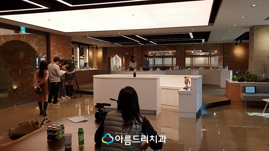 CJ오쇼핑 구강세정기 방송촬영 아름드리치과 이현정원장 관련 이미지 8