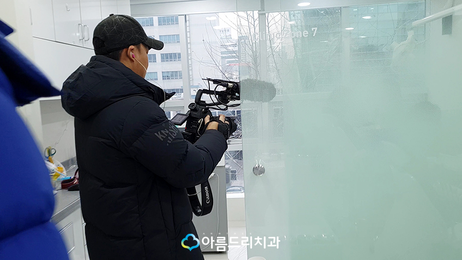 채널A 스페셜 치주염과 노화 촬영 아름드리치과 관련 이미지 4