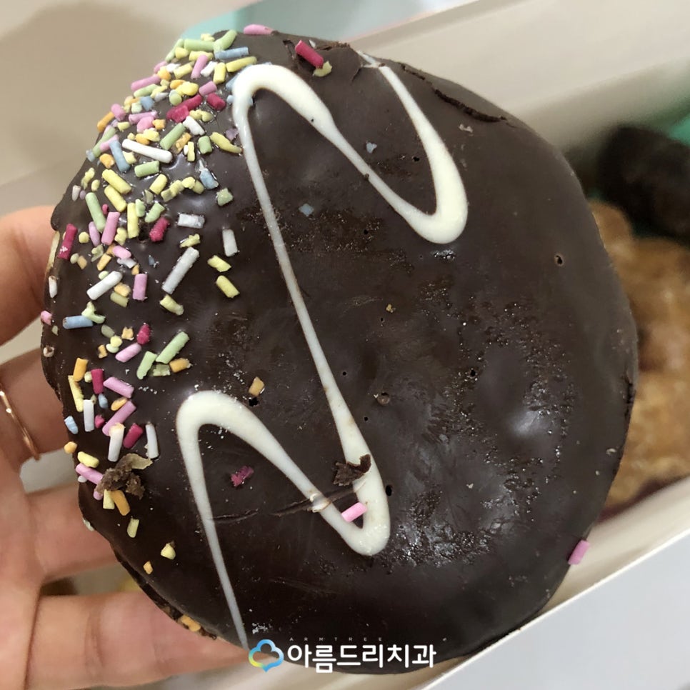 앞니 크라운치료 환자후기 선물 관련 이미지 6