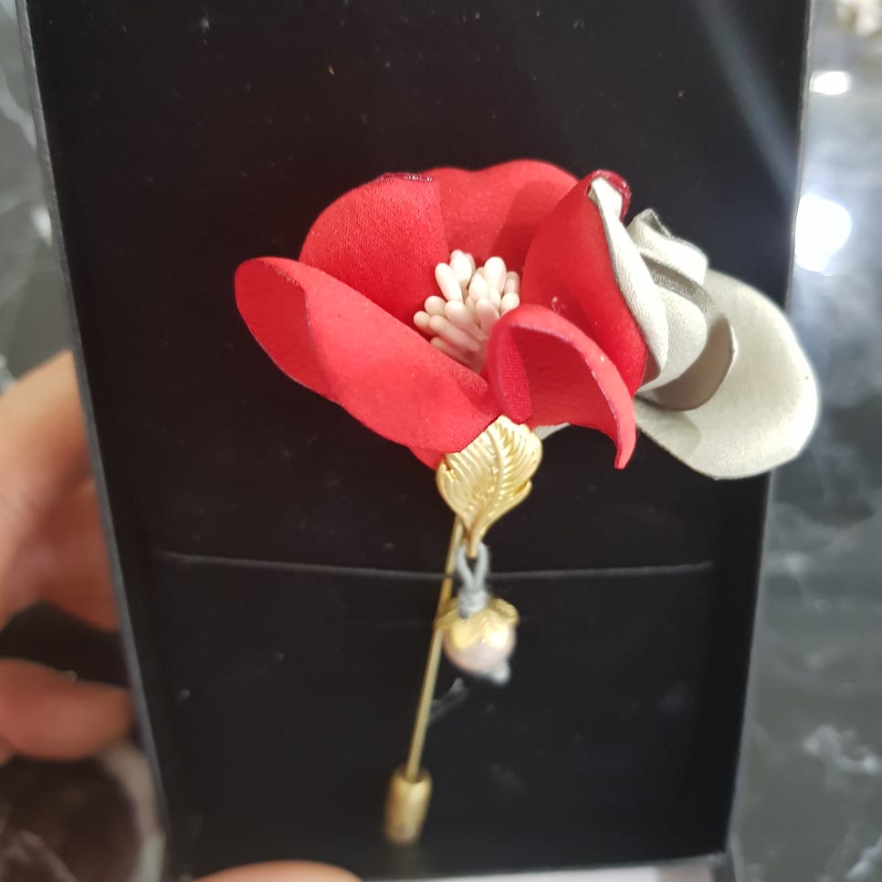 카네이션 부토니에_감각적인 스승의날 & 어버이날 액세서리 관련 이미지 1