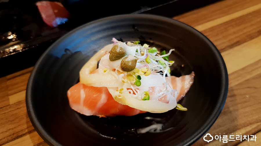 육회한연어 신논현점 가격/메뉴 1미터무한리필 관련 이미지 13