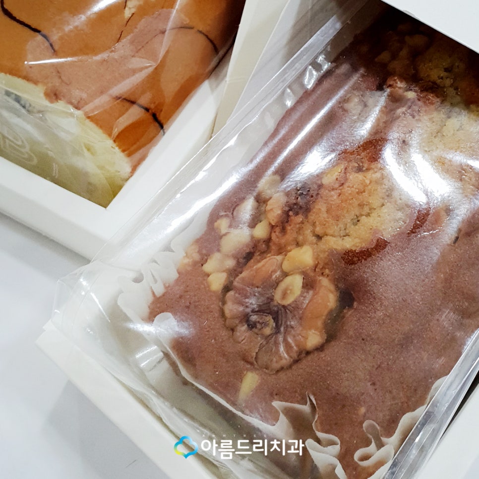 디지털임플란트 수술 환자의 선물 관련 이미지 9