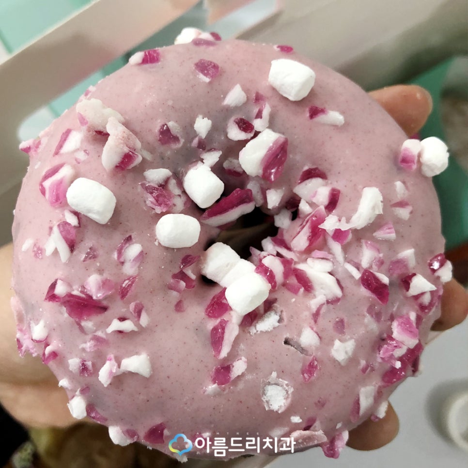 앞니 크라운치료 환자후기 선물 관련 이미지 4