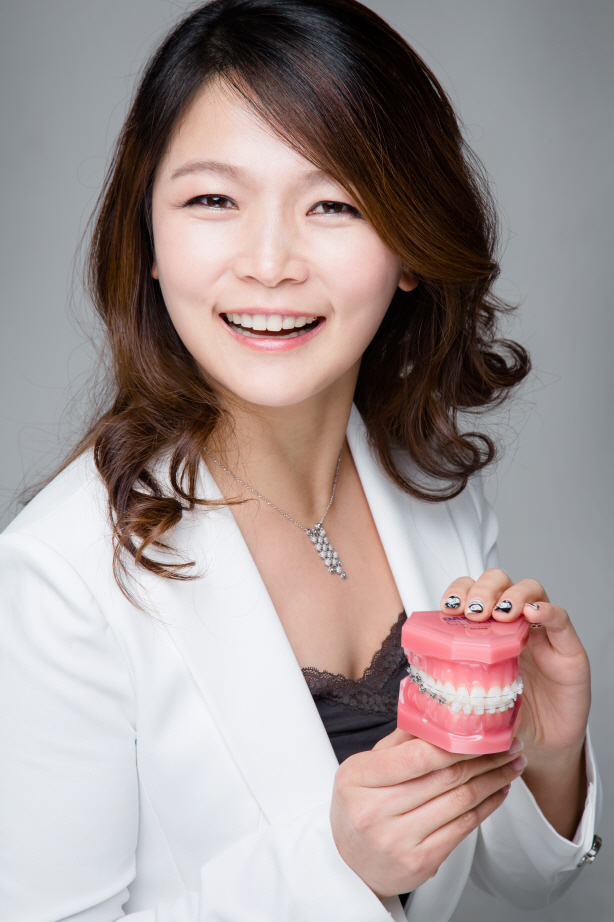 신논현역 치과_아름드리 치과_야간진료_임플란트 가격_치아교정 가격 관련 이미지 2