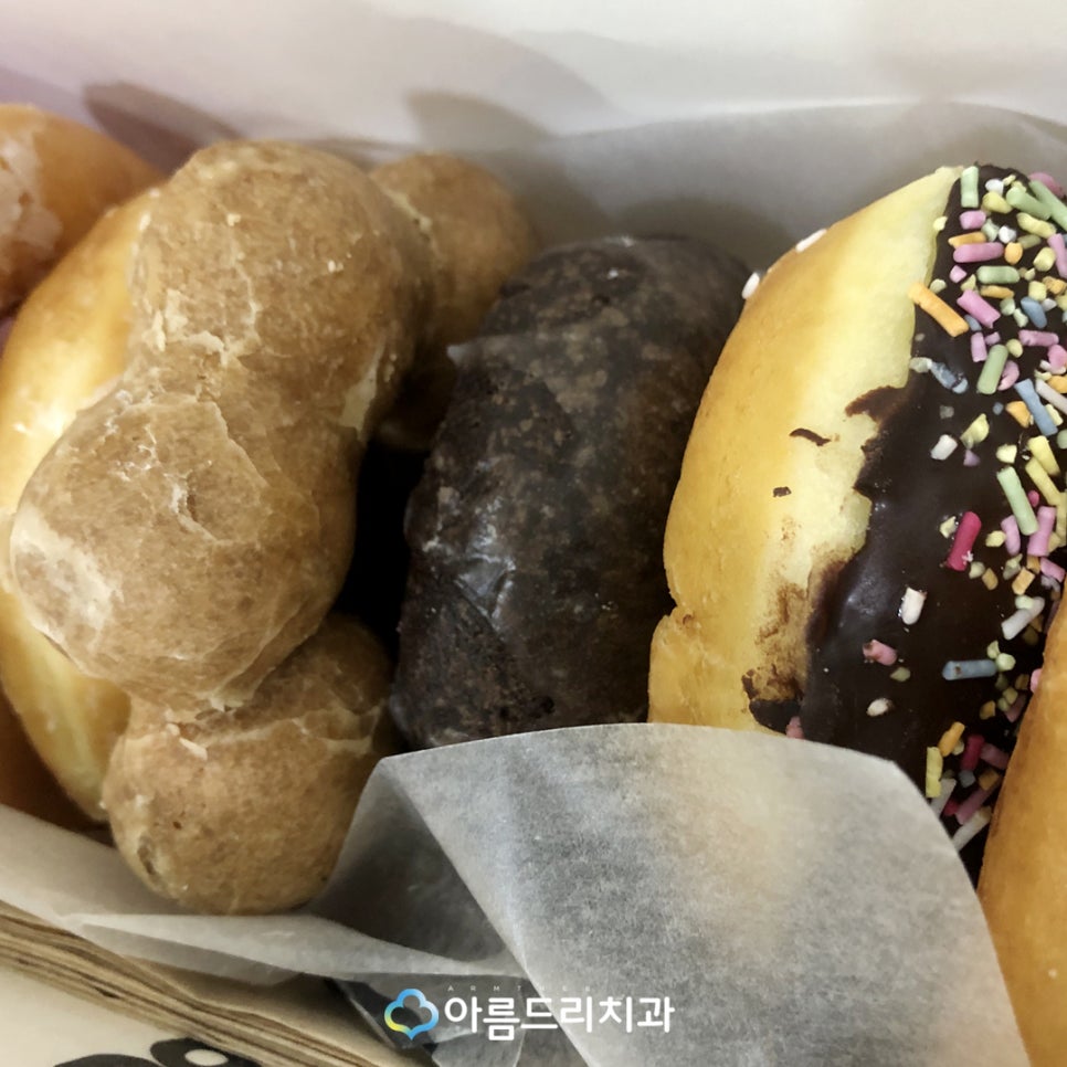 앞니 크라운치료 환자후기 선물 관련 이미지 3