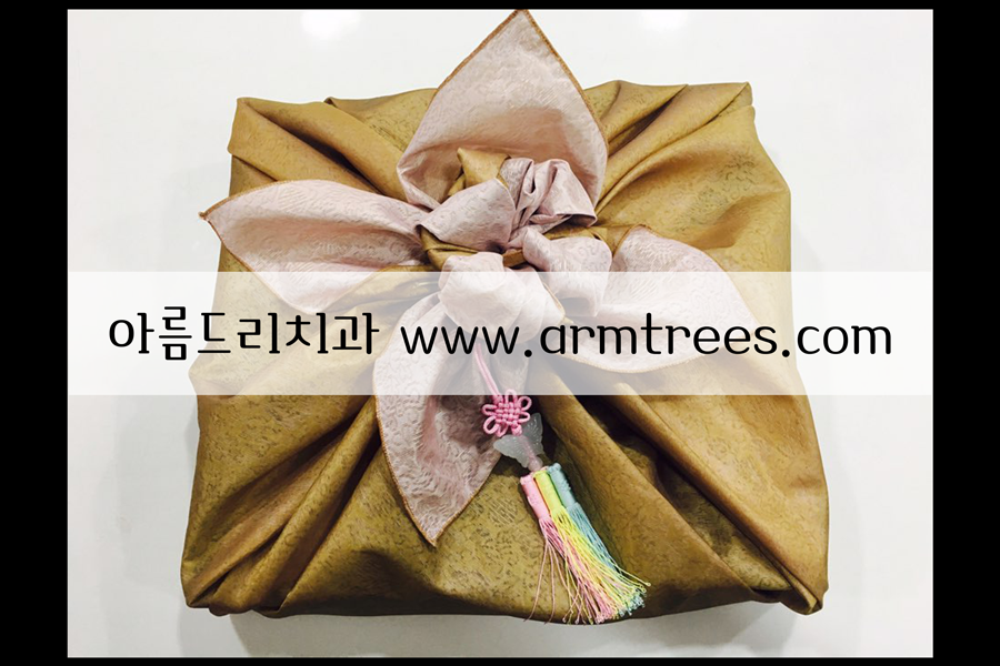 뮤지컬 [ 신과 함께 - 저승 편 ] 연출가 김광보 님 하루떡 선물 관련 이미지 1