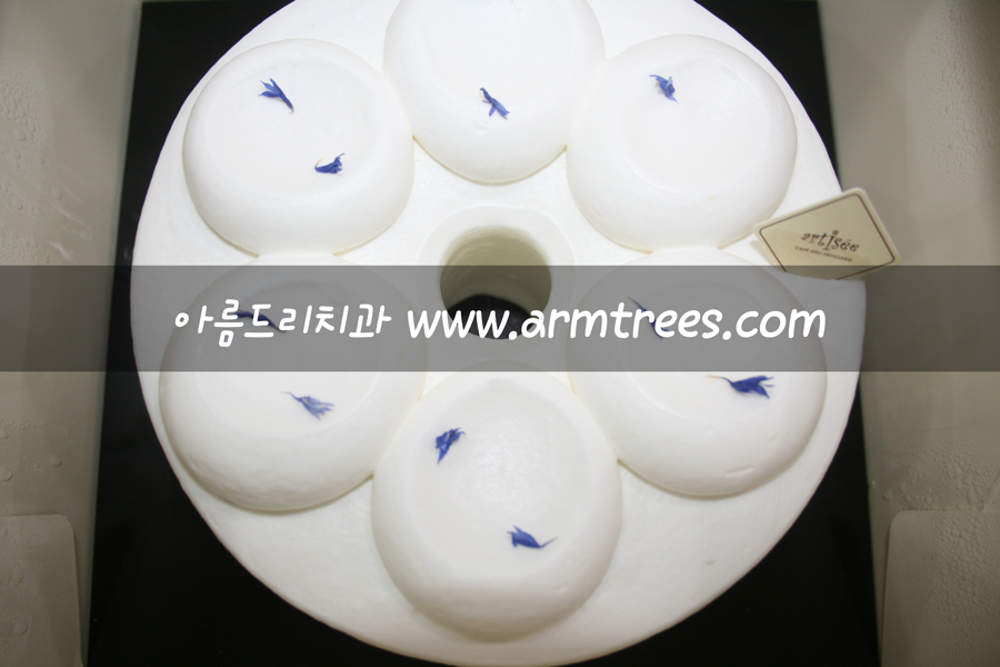 [아티제] 케이크와 [크리스피 크림] 도넛 / 배우 박수진님의 맛있는 선물 관련 이미지 7