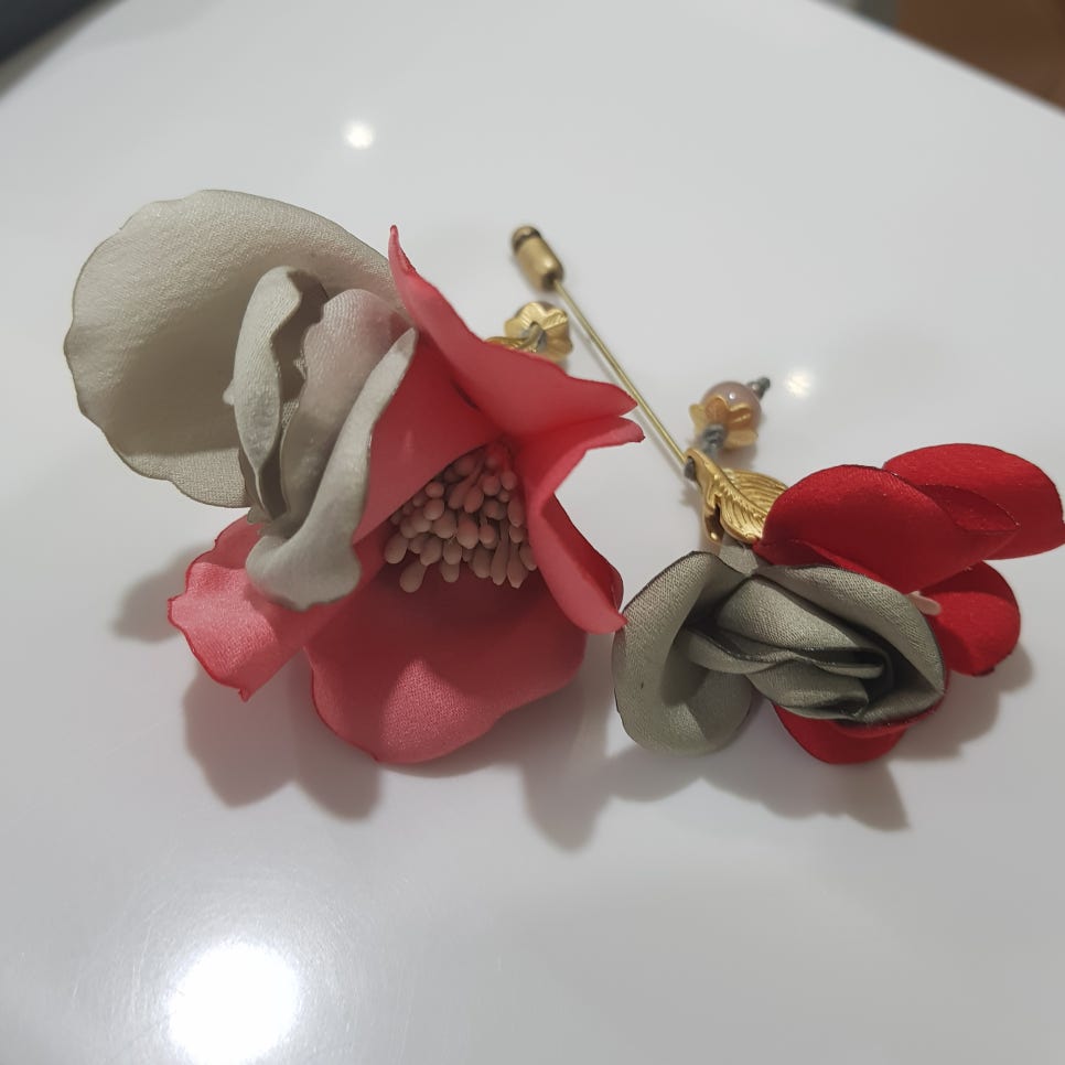 카네이션 부토니에_감각적인 스승의날 & 어버이날 액세서리 관련 이미지 10