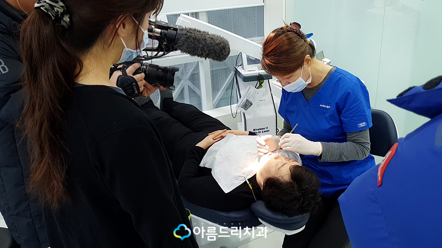 채널A 스페셜 치주염과 노화 촬영 아름드리치과 관련 이미지 9