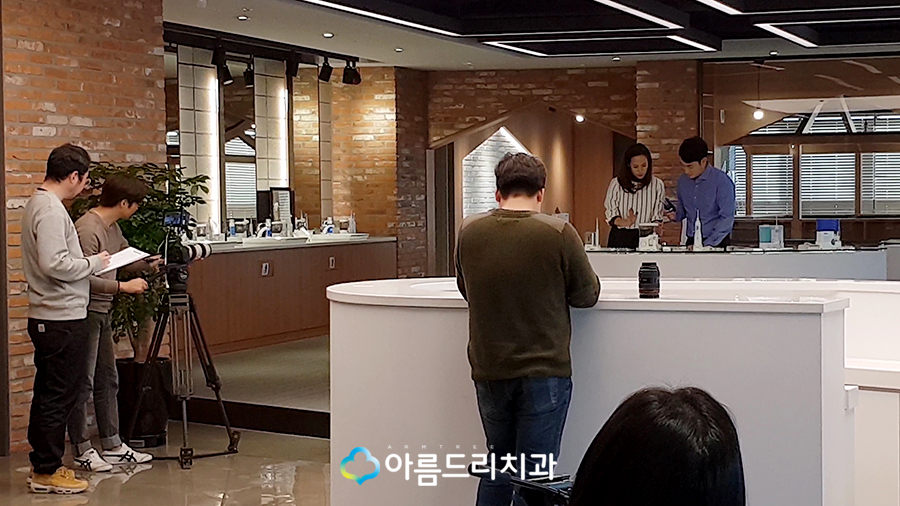 CJ오쇼핑 구강세정기 방송촬영 아름드리치과 이현정원장 관련 이미지 9